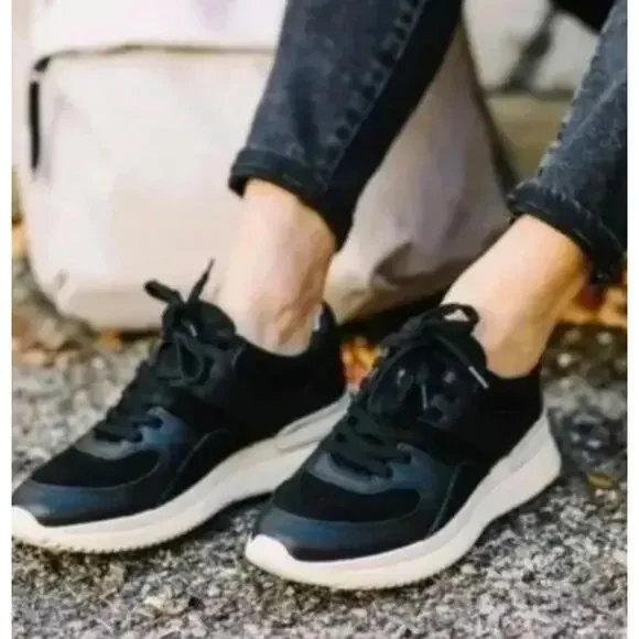 Everlane Black Suede Trainer Sneakers, SZ 7, $128 Retai, New without Box - Picture 1 of 5